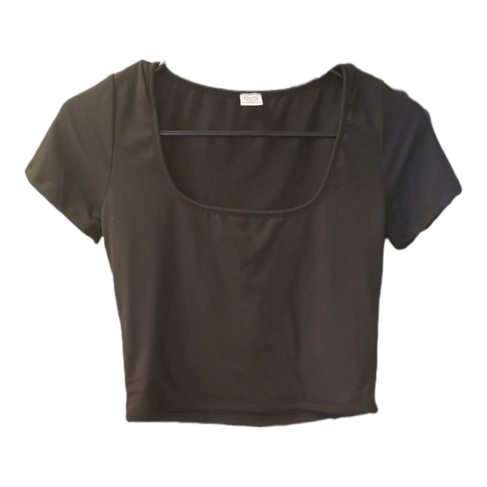 MOOD Brand. Super soft. Scoop neck crop tops. NEW (319)